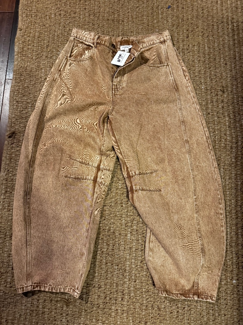 Women med ee:some barrel acid wash jeans